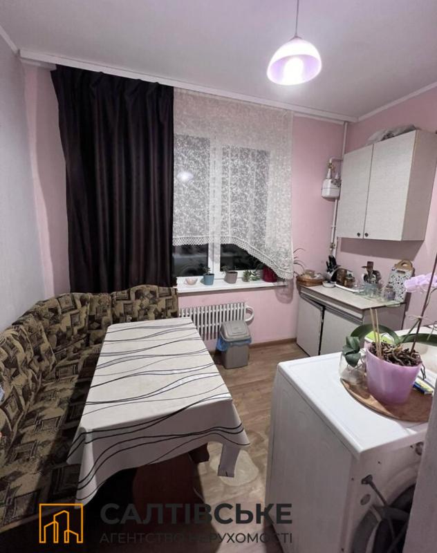 Продаж 3 кімнатної квартири 63 кв. м, Тракторобудівників просп. 65