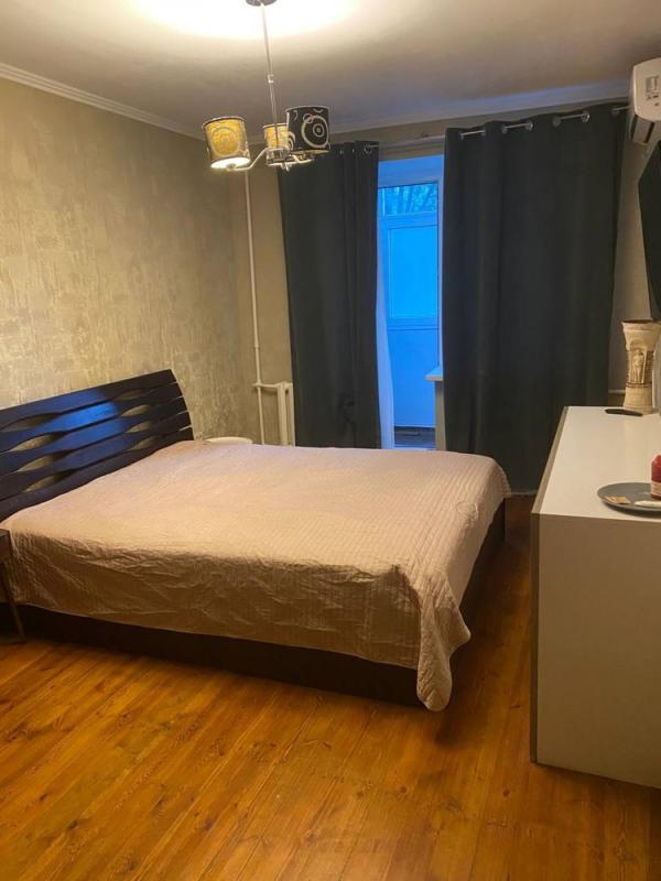 Long term rent 2 bedroom-(s) apartment Lva Landau Avenue (50-richchya SRSR Avenue) 12