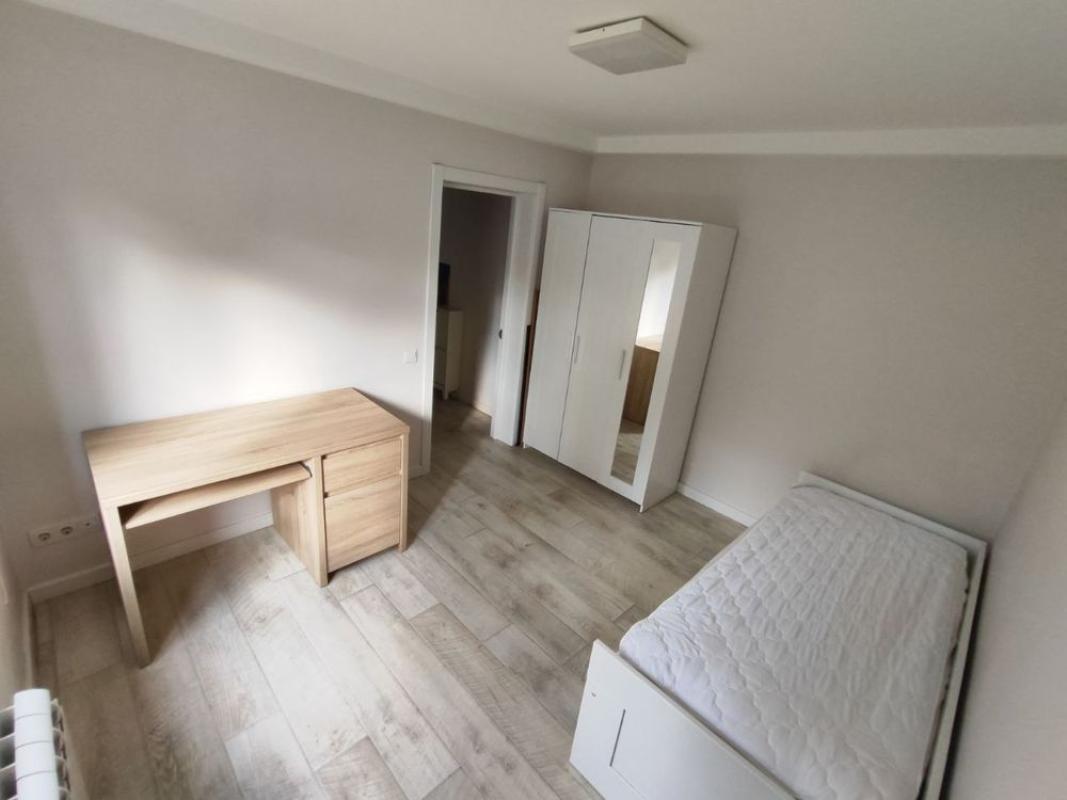 Long term rent 3 bedroom-(s) apartment Borshchahivska Street 2