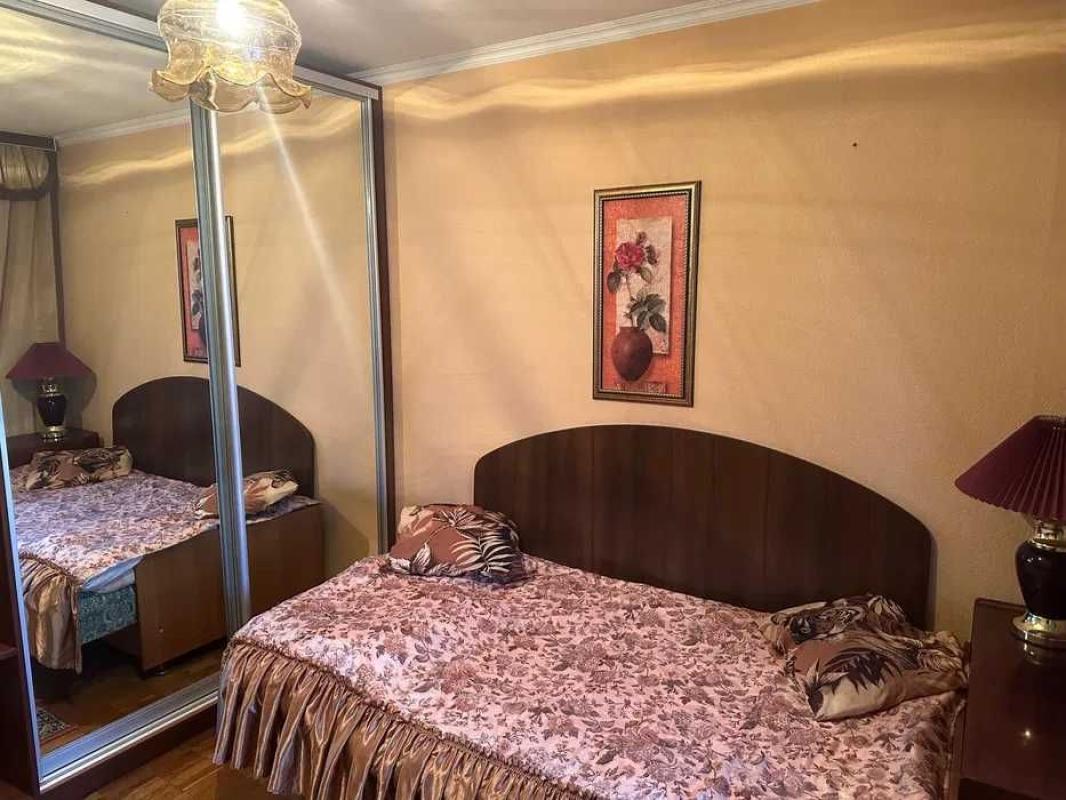 Long term rent 2 bedroom-(s) apartment Berezniakivska Street 30