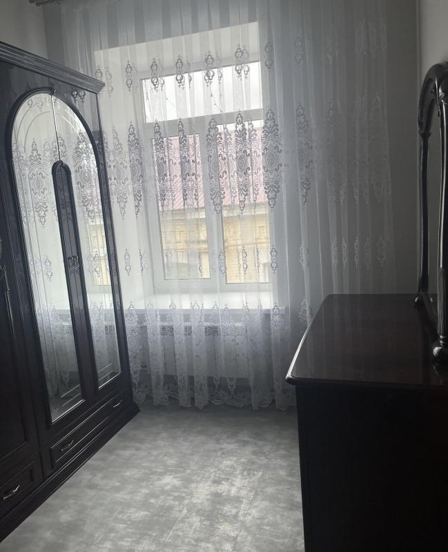 Long term rent 2 bedroom-(s) apartment Kostiantynivska Street 22/17