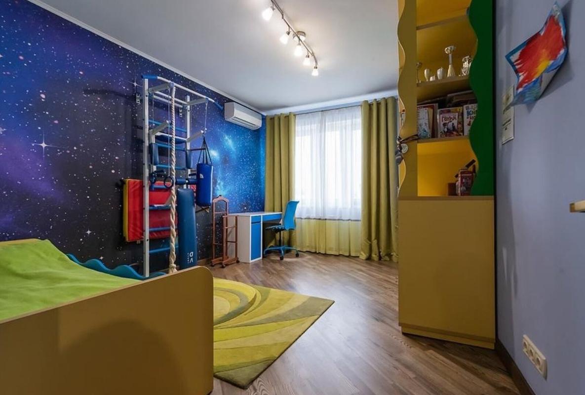 Sale 3 bedroom-(s) apartment 106 sq. m., Dniprovska Embarkment 19