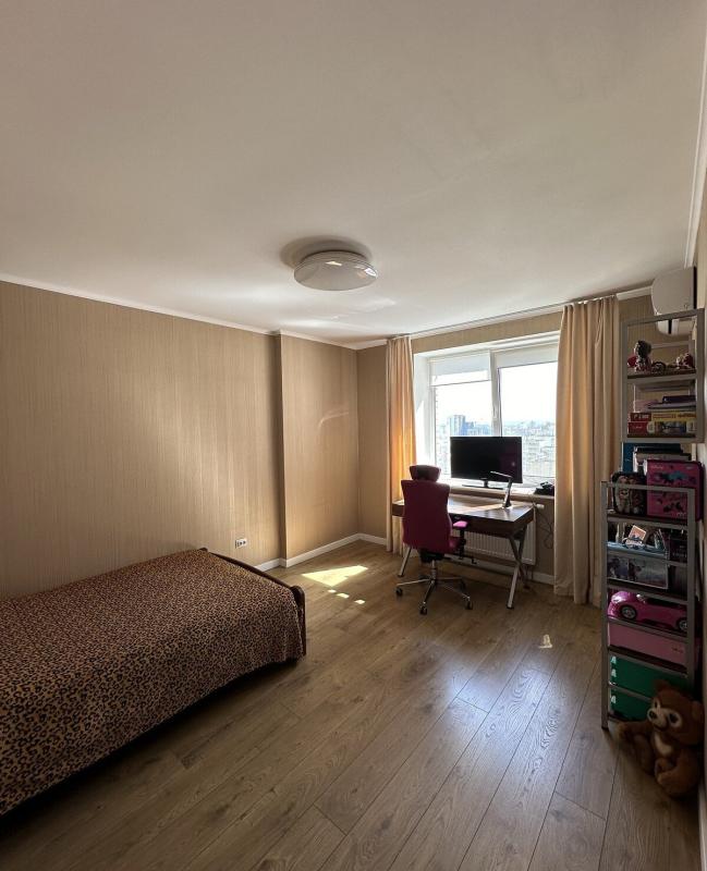 Sale 2 bedroom-(s) apartment 82 sq. m., Revutskoho Street 9
