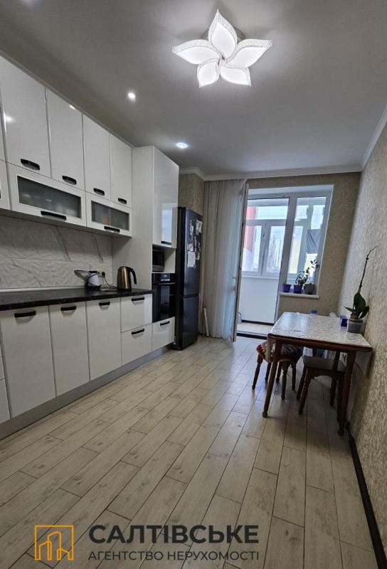 Sale 2 bedroom-(s) apartment 76 sq. m., Hvardiytsiv-Shyronintsiv Street 70б