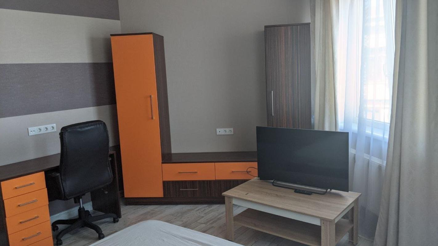 Long term rent 2 bedroom-(s) apartment Nauky avenue 9д