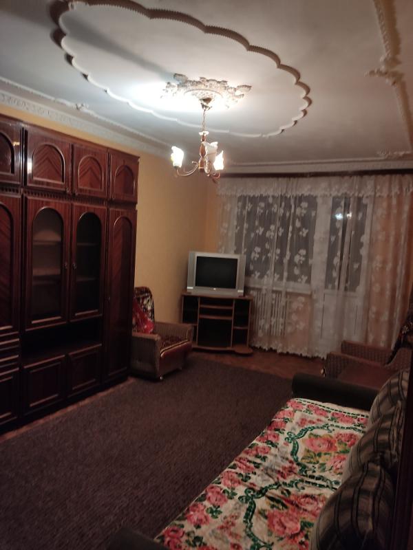 Long term rent 2 bedroom-(s) apartment Heroiv Pratsi Street 26