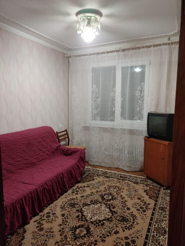 Long term rent 2 bedroom-(s) apartment Heroiv Pratsi Street 26