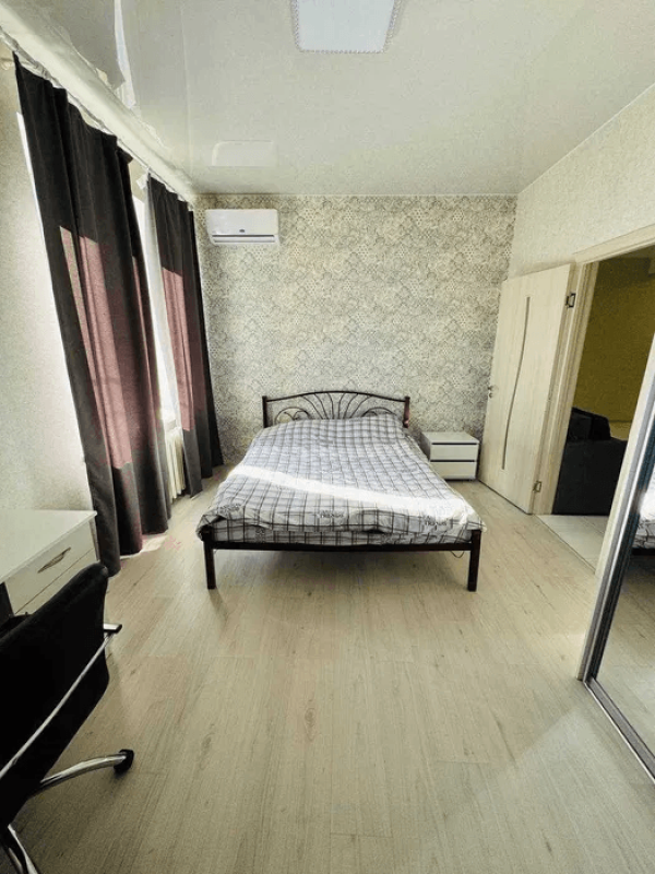 Long term rent 3 bedroom-(s) apartment Akademika Lyapunova Street 24