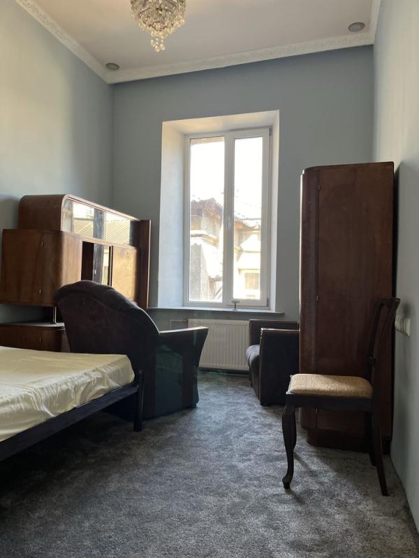 Long term rent 2 bedroom-(s) apartment Kontorska street (Chervonozhovtneva Street) 24
