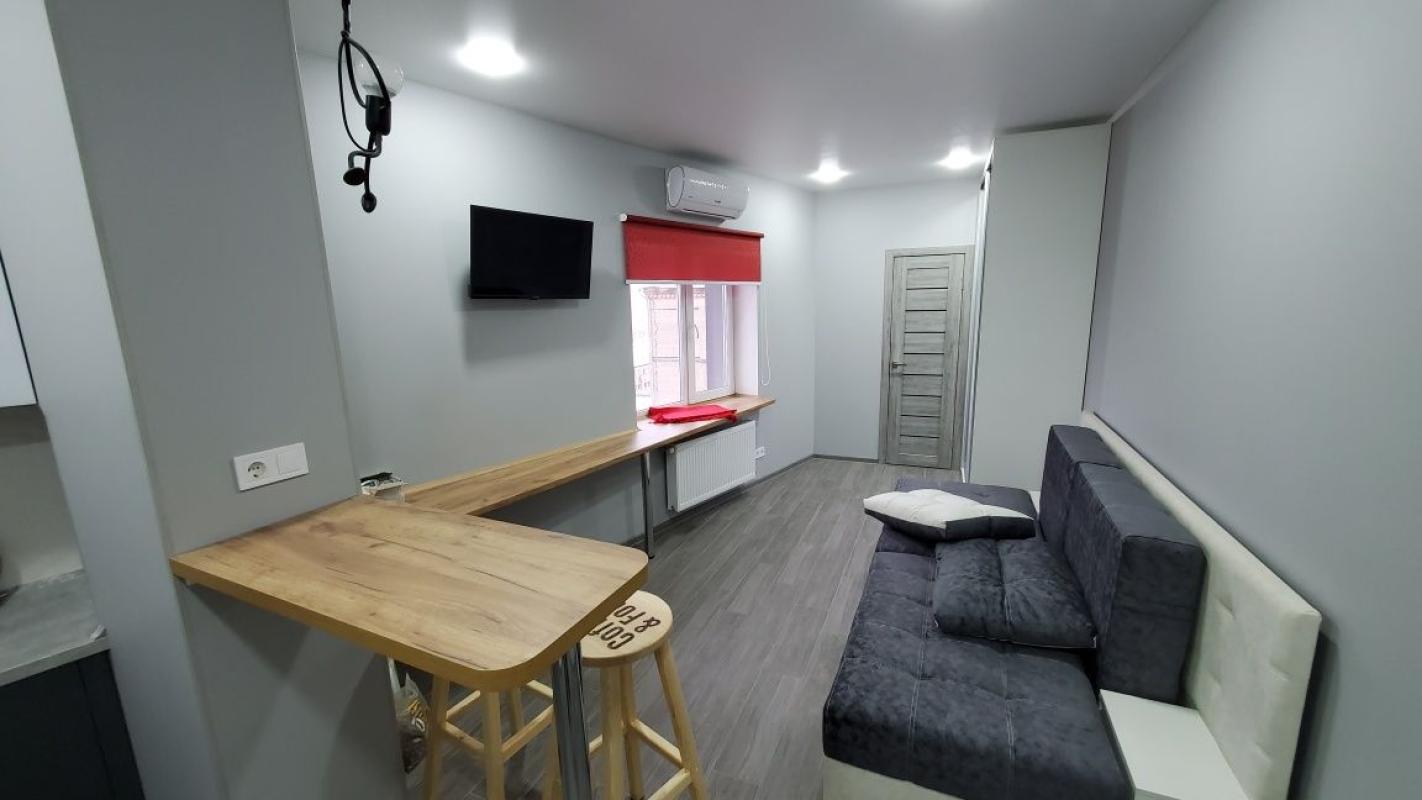 Long term rent 1 bedroom-(s) apartment Bohdana Khmelnytskoho Street 32