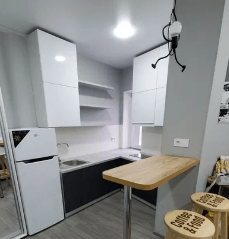 Long term rent 1 bedroom-(s) apartment Bohdana Khmelnytskoho Street 32