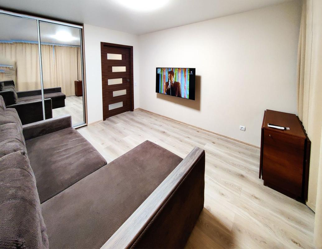 Long term rent 2 bedroom-(s) apartment 23 Serpnya Street 51б