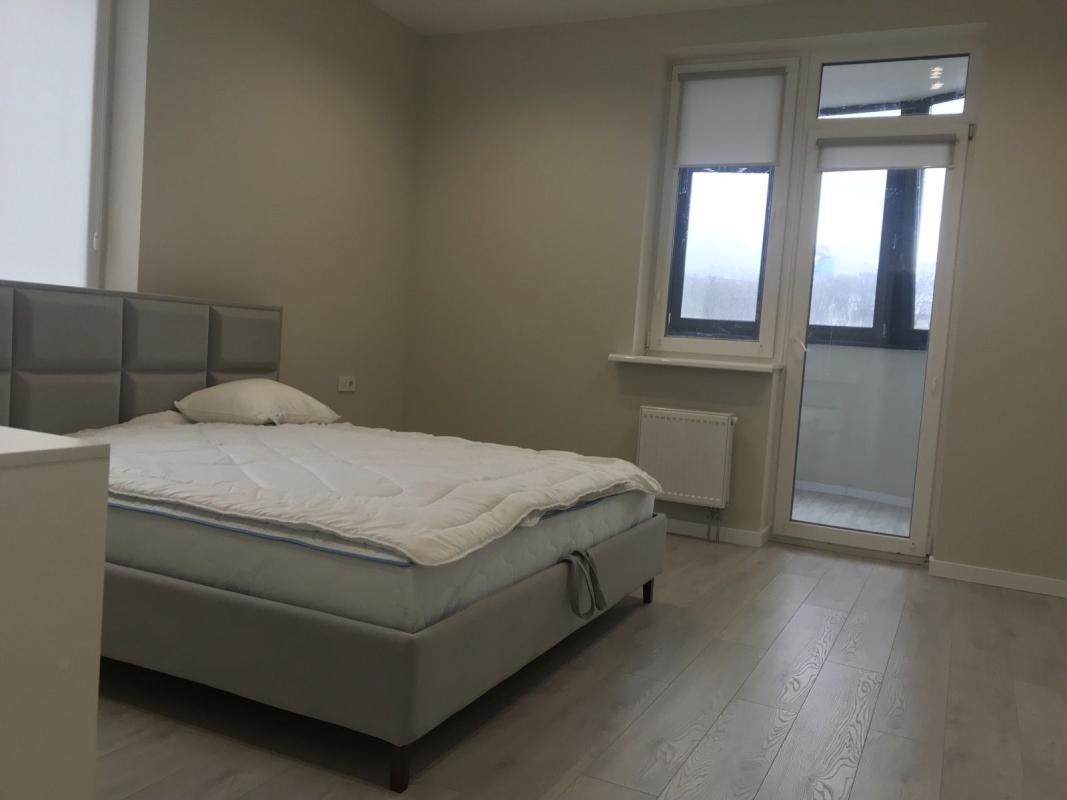 Long term rent 3 bedroom-(s) apartment Botanichna Street 2