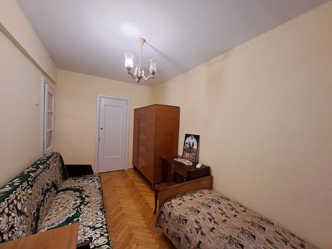 Long term rent 2 bedroom-(s) apartment Karpenka Street 8