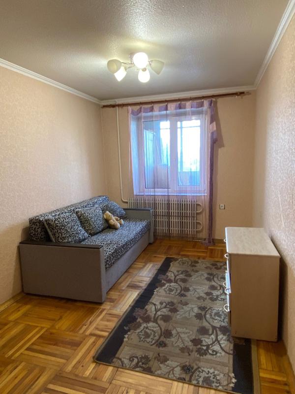 Long term rent 4 bedroom-(s) apartment Oleha Hromadsʹkoho Street (Bronenostsya Potyomkin Street) 1
