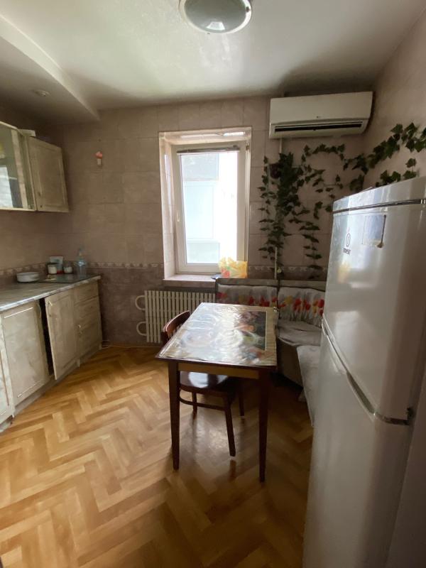 Long term rent 4 bedroom-(s) apartment Oleha Hromadsʹkoho Street (Bronenostsya Potyomkin Street) 1