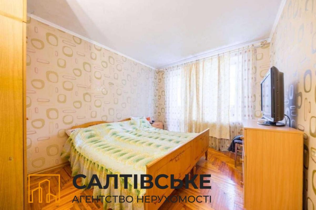 Sale 3 bedroom-(s) apartment 65 sq. m., Valentynivska street 22