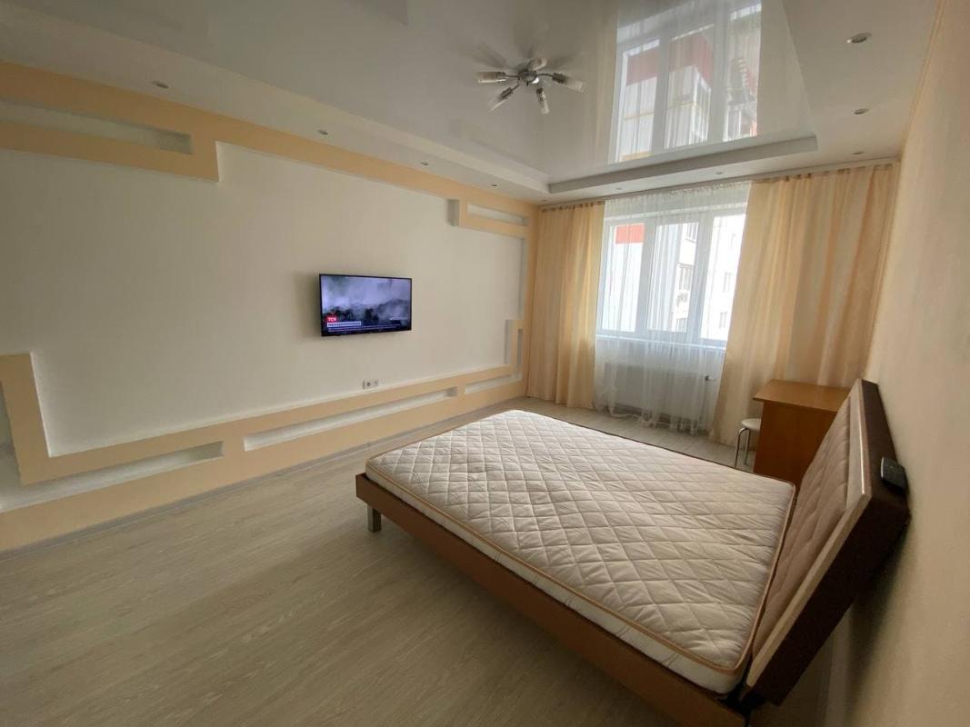 Long term rent 1 bedroom-(s) apartment Peremohy Avenue 85