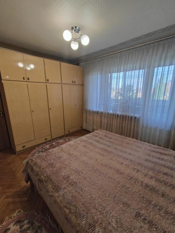 Long term rent 3 bedroom-(s) apartment Antonovycha Street (Horkoho Street) 112
