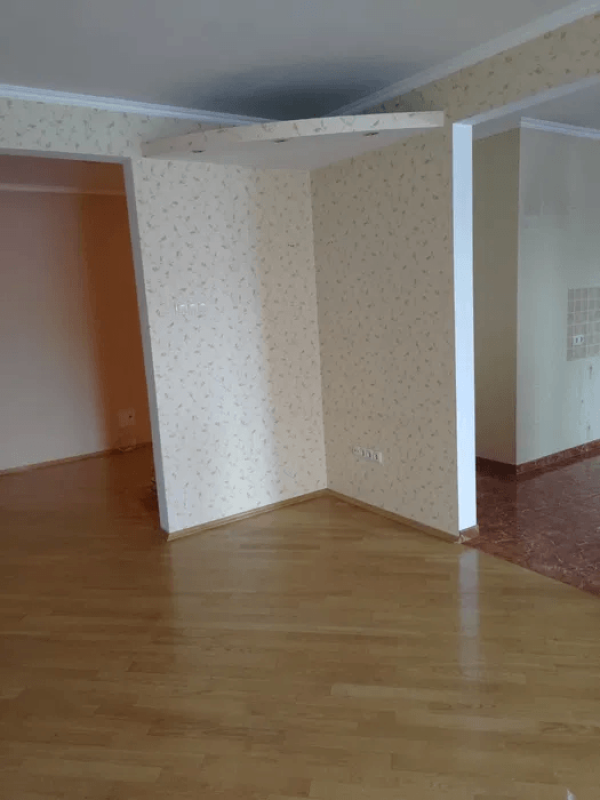 Long term rent 3 bedroom-(s) apartment Kniazhyi Zaton Street 2/30