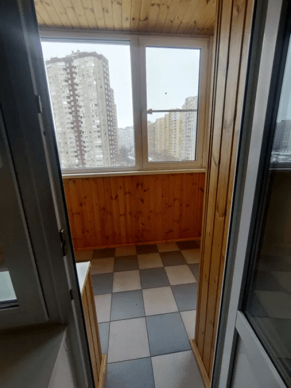 Long term rent 3 bedroom-(s) apartment Kniazhyi Zaton Street 2/30