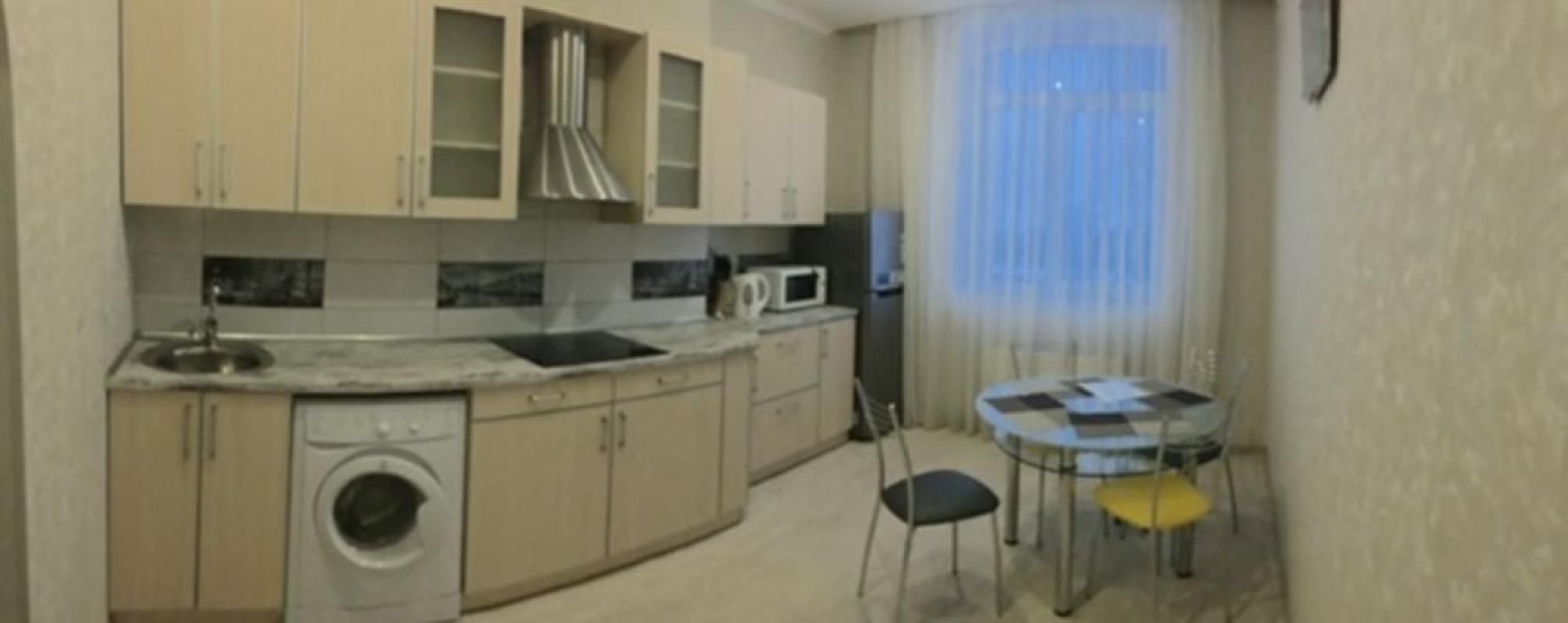 Long term rent 3 bedroom-(s) apartment Hrekivska Street 5