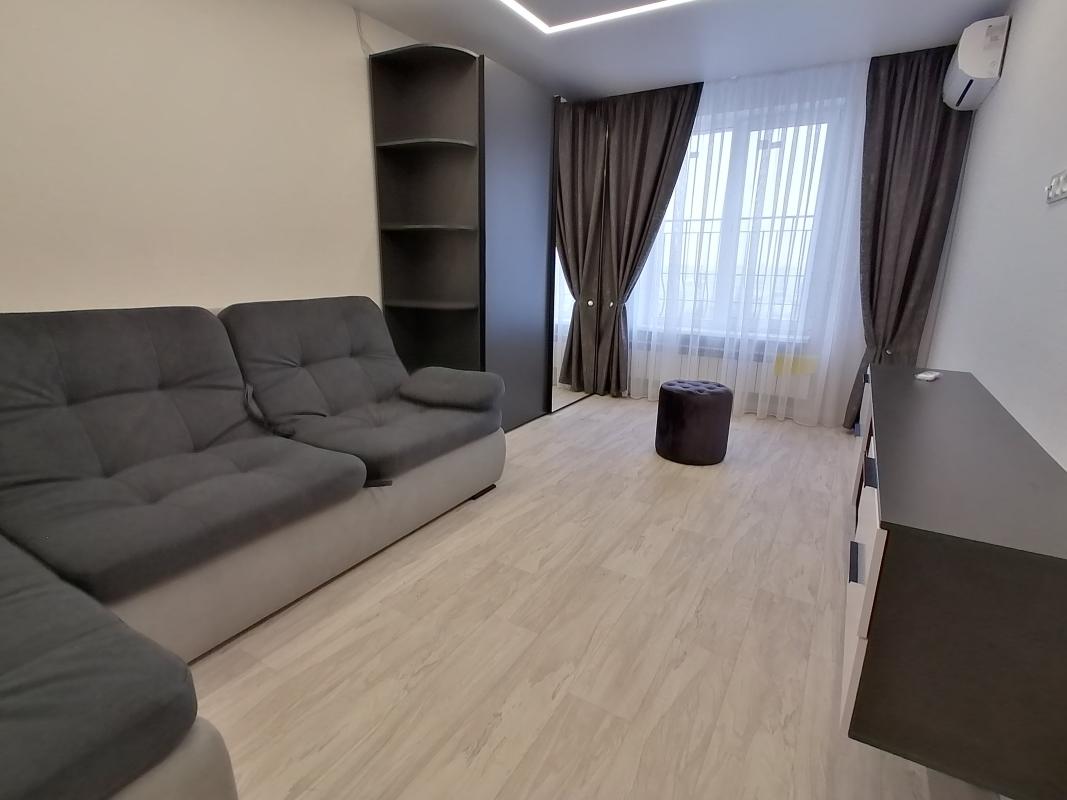 Long term rent 1 bedroom-(s) apartment Heroiv Kharkova Avenue (Moskovskyi Avenue) 193