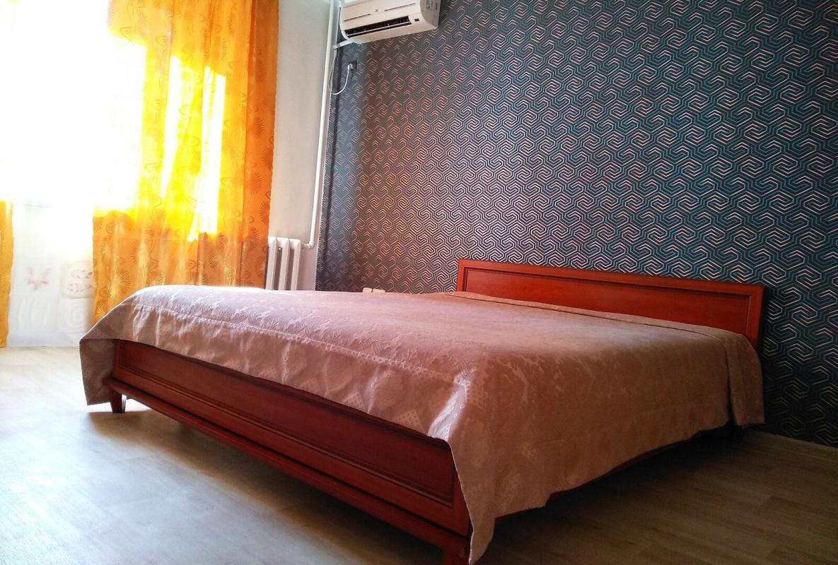 Long term rent 1 bedroom-(s) apartment Petra Hryhorenka Avenue 33/44