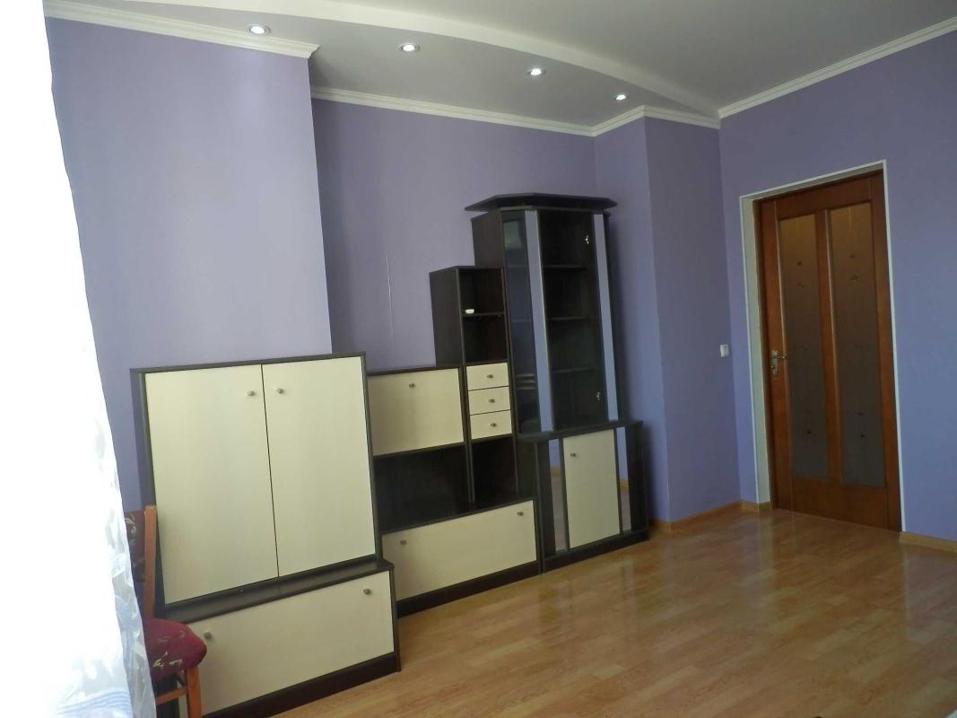 Long term rent 2 bedroom-(s) apartment Oleksandra Myshuhy Street 12