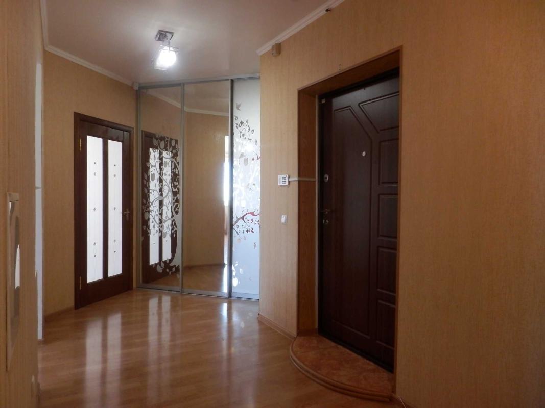 Long term rent 2 bedroom-(s) apartment Oleksandra Myshuhy Street 12