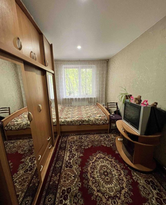 Продаж 3 кімнатної квартири 73 кв. м, Амосова вул. 9