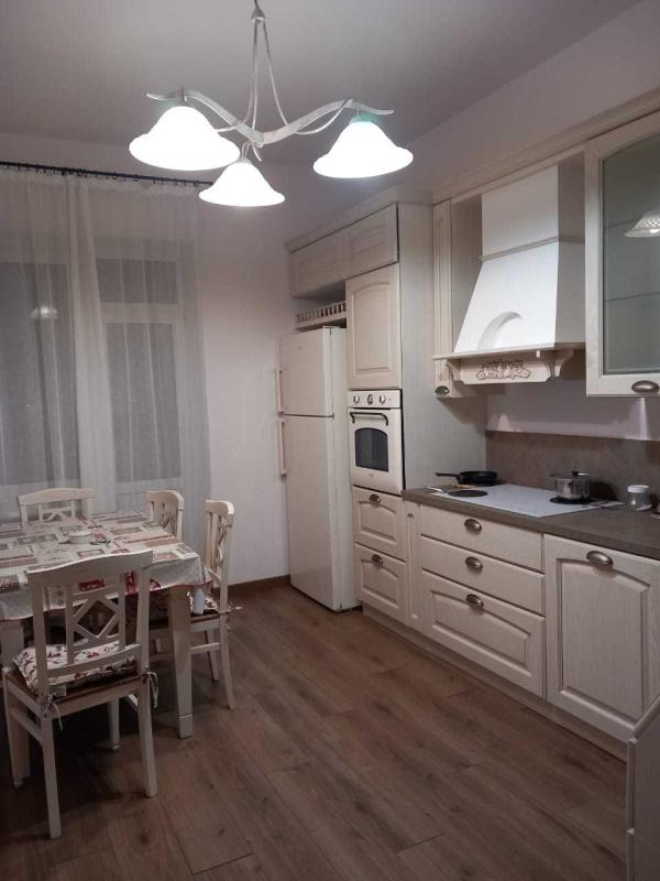 Долгосрочная аренда 2 комнатной квартиры Дмитриевская ул. 76