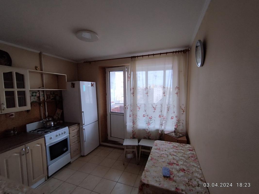 Long term rent 2 bedroom-(s) apartment Pavla Tychyny Avenue 20