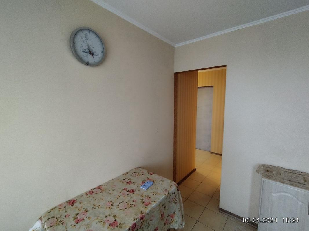 Long term rent 2 bedroom-(s) apartment Pavla Tychyny Avenue 20