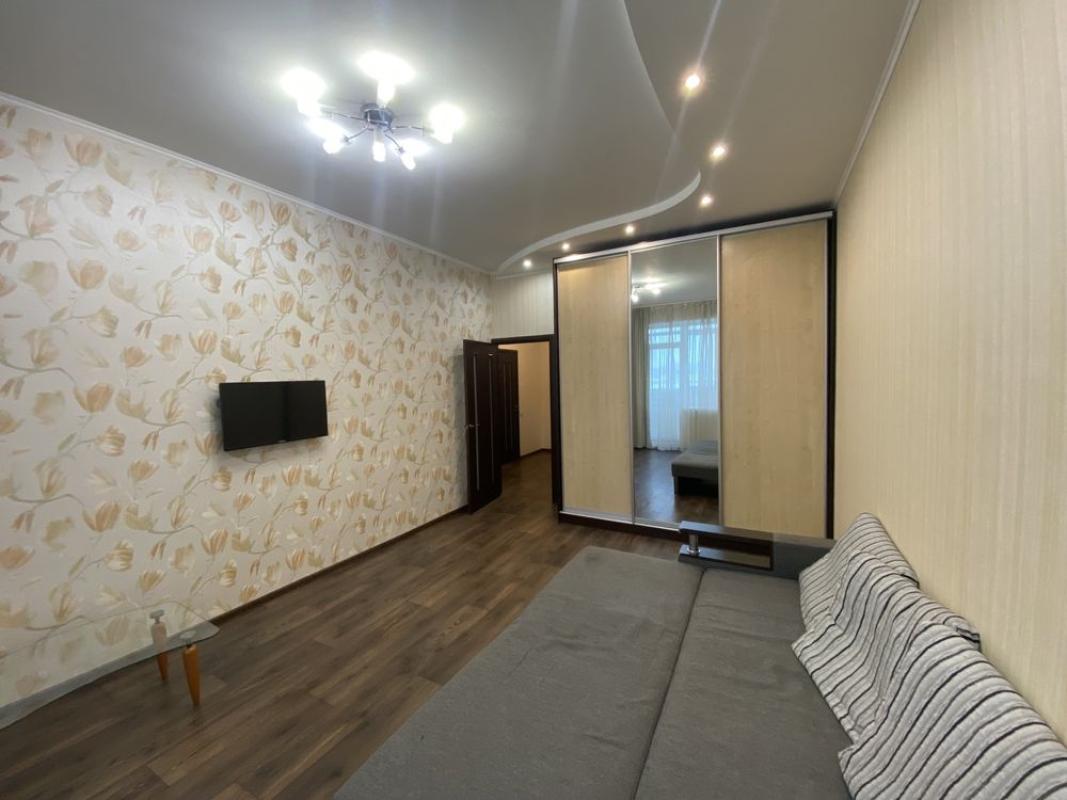 Long term rent 1 bedroom-(s) apartment Peremohy Avenue 66з