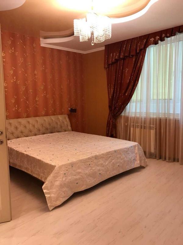 Долгосрочная аренда 3 комнатной квартиры Днепровская набережная 19А