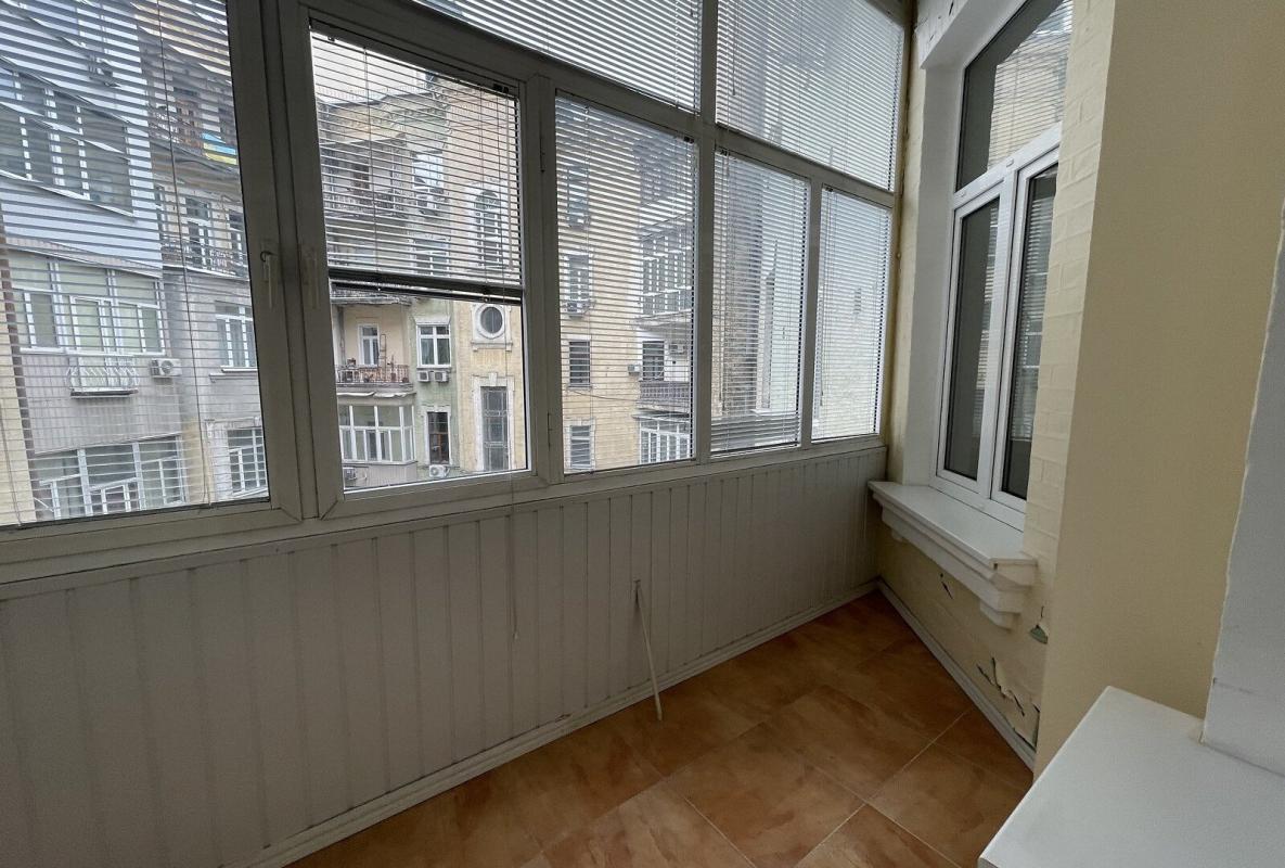 Sale 4 bedroom-(s) apartment 148 sq. m., Bohdana Khmelnytskoho Street 32