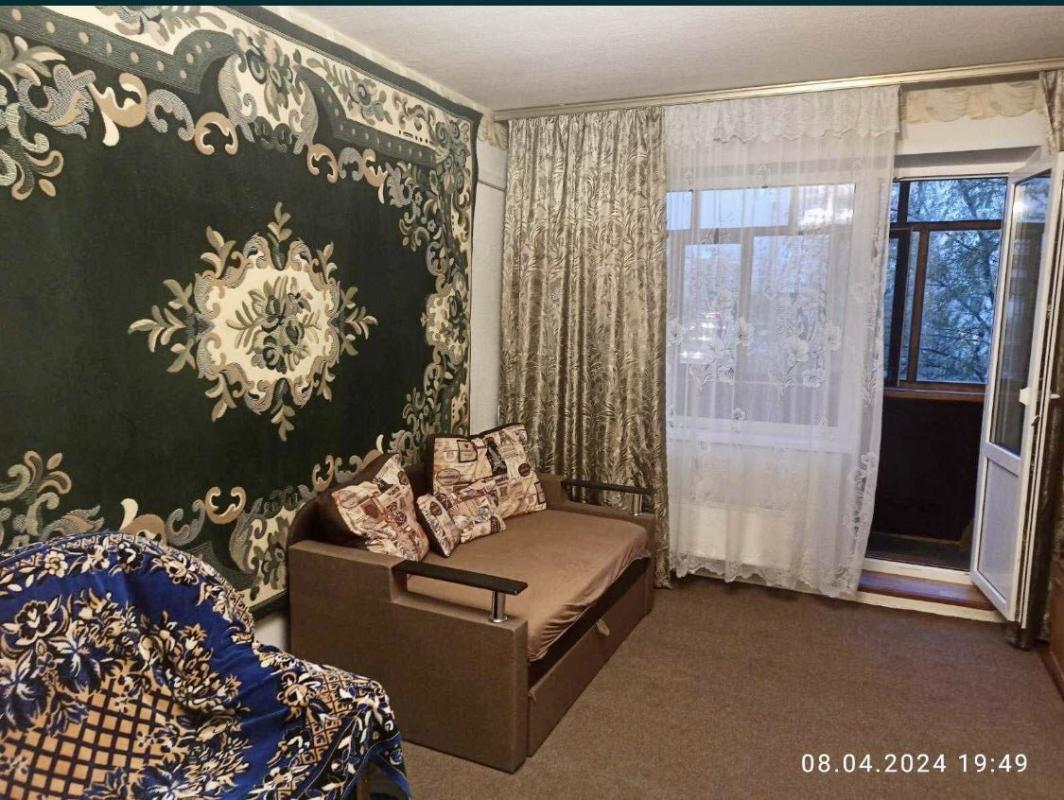 Long term rent 2 bedroom-(s) apartment Larysy Rudenko Street 6