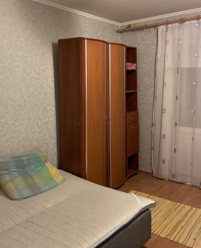 Продаж 1 кімнатної квартири 36 кв. м, Драгоманова вул. 18