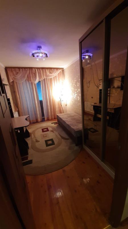 Long term rent 3 bedroom-(s) apartment Oleksandrivskyi Avenue (Kosiora Avenue) 114