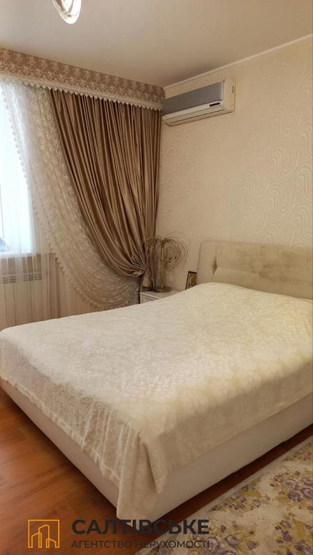 Продажа 3 комнатной квартиры 110 кв. м, Гвардейцев-Широнинцев ул. 27