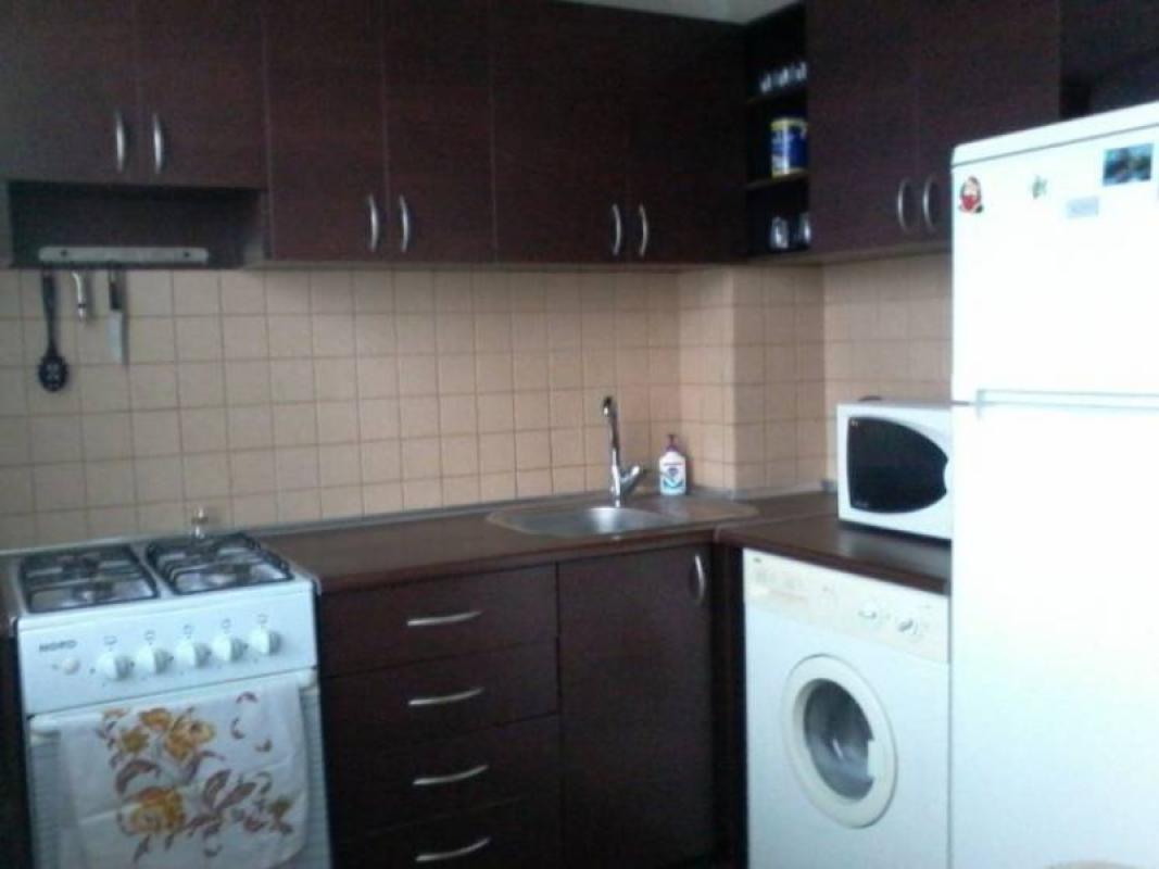 Long term rent 1 bedroom-(s) apartment Fesenkivska Street 10