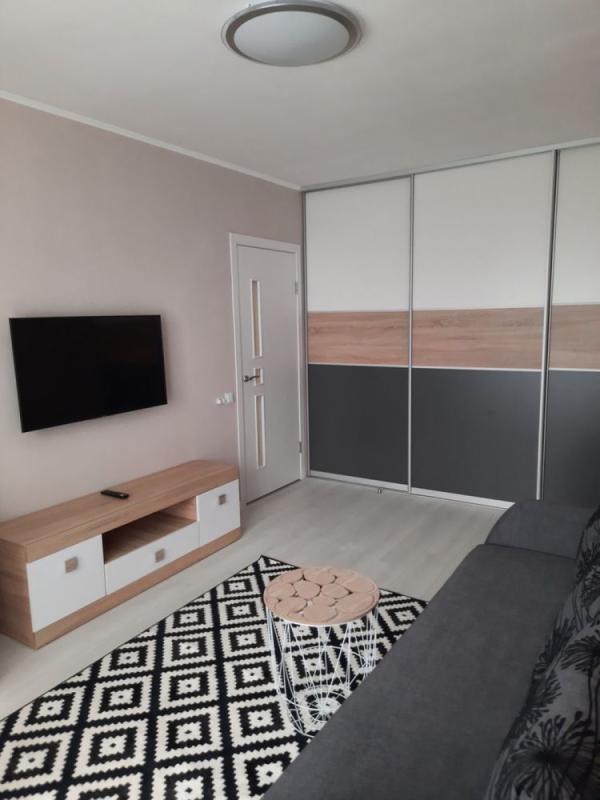 Long term rent 1 bedroom-(s) apartment Liudviga Svobody Avenue 46