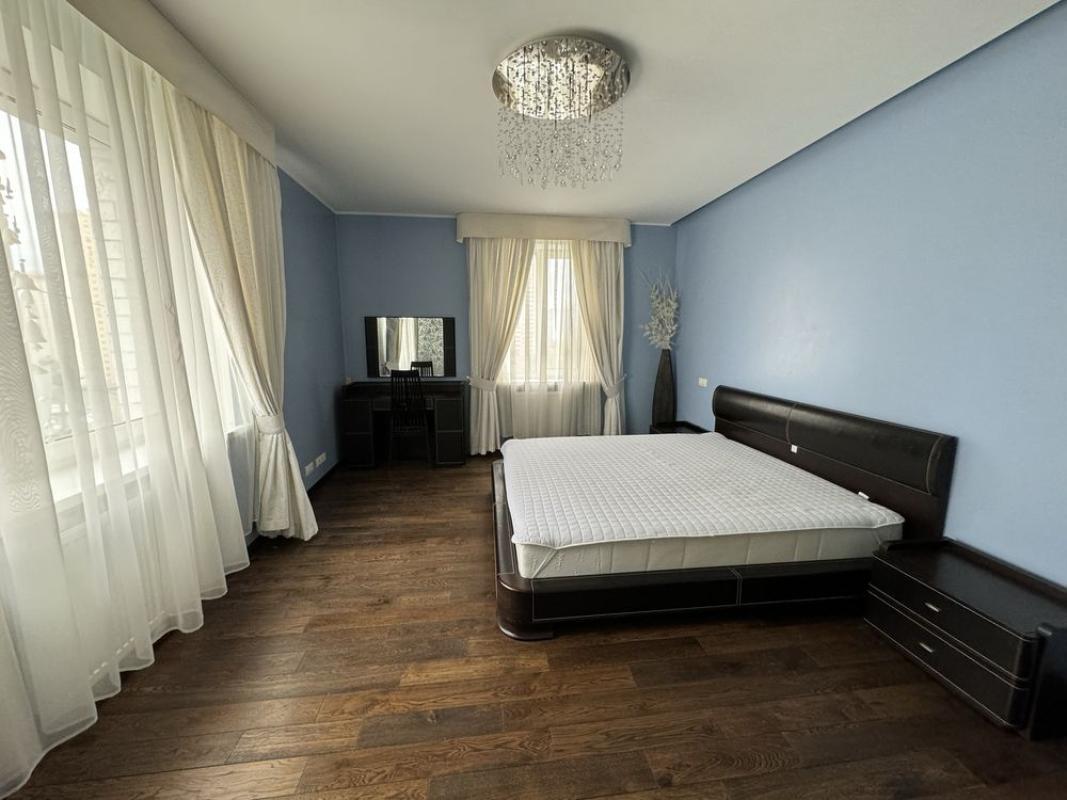 Долгосрочная аренда 3 комнатной квартиры Анны Ахматовой ул. 35