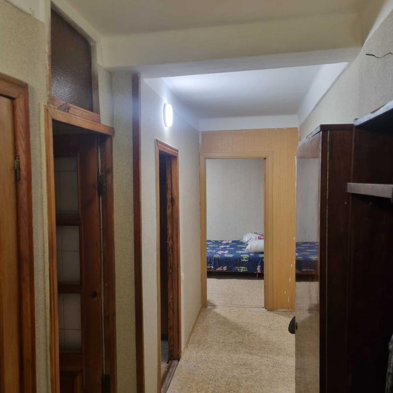 Long term rent 3 bedroom-(s) apartment Florentsii Street 12а