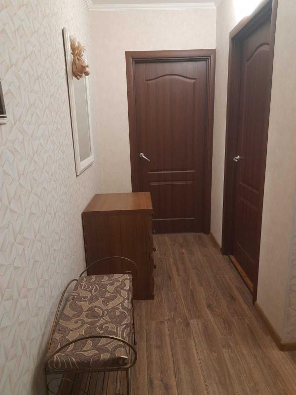 Long term rent 2 bedroom-(s) apartment Yevhena Konovaltsia Street (Schorsa Street)