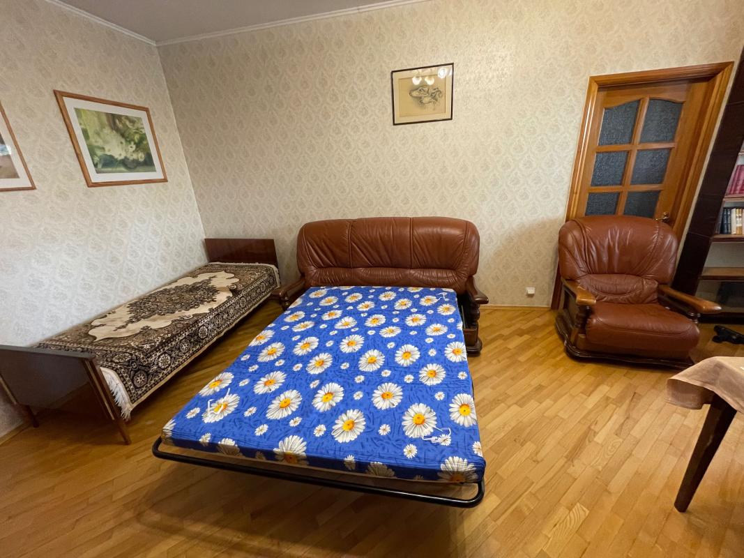 Long term rent 1 bedroom-(s) apartment Beresteiska Avenue (Peremohy Avenue) 58
