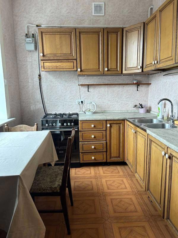 Long term rent 4 bedroom-(s) apartment Mykoly Mikhnovskoho Boulevard (Druzhby Narodiv Boulevard) 7
