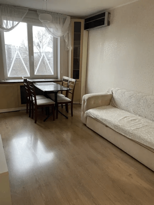 Long term rent 3 bedroom-(s) apartment Hvardiytsiv-Shyronintsiv Street 22