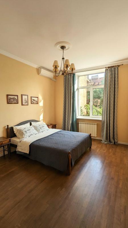 Long term rent 2 bedroom-(s) apartment Liuteranska Street 30